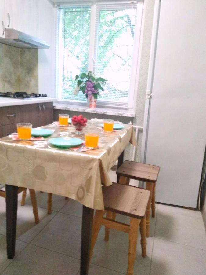 Светлые Апартаменты В 100М От Софиевского Парка Umanʼ Dış mekan fotoğraf